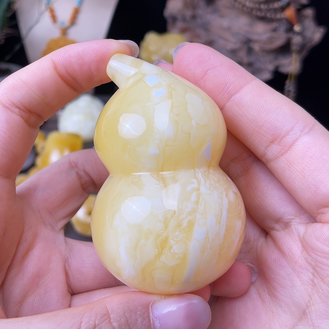 琥珀未镶嵌珠宝奇石