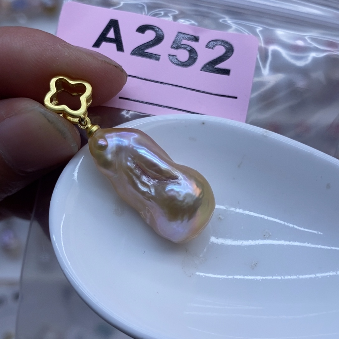 颈饰未镶嵌淡水珍珠