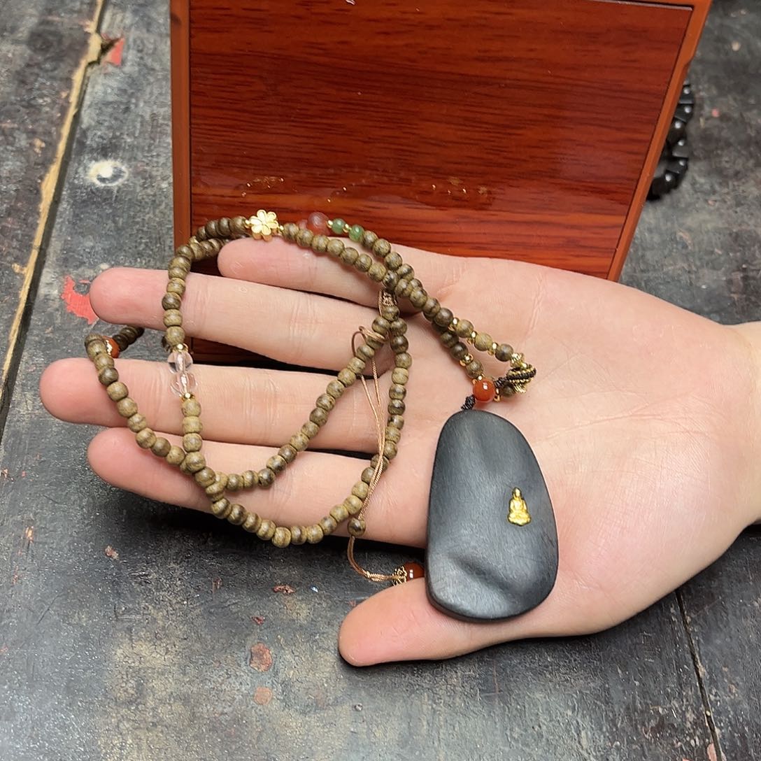 大叶紫檀（黑酸枝木类）