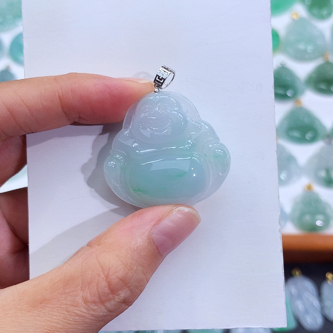 翡翠18K金镶嵌颈饰翡翠吊坠