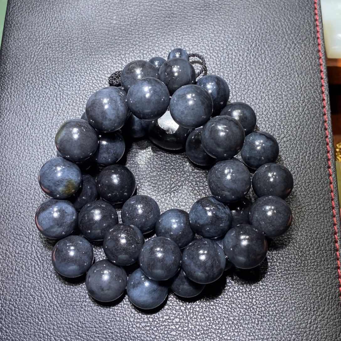 和田玉颈饰未镶嵌茶*