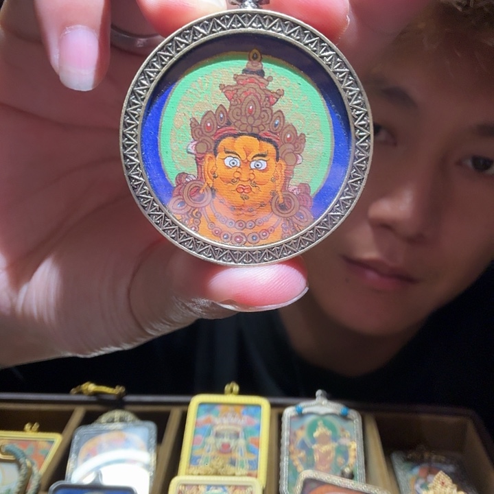 吊坠黄财神3.5直径手绘唐卡