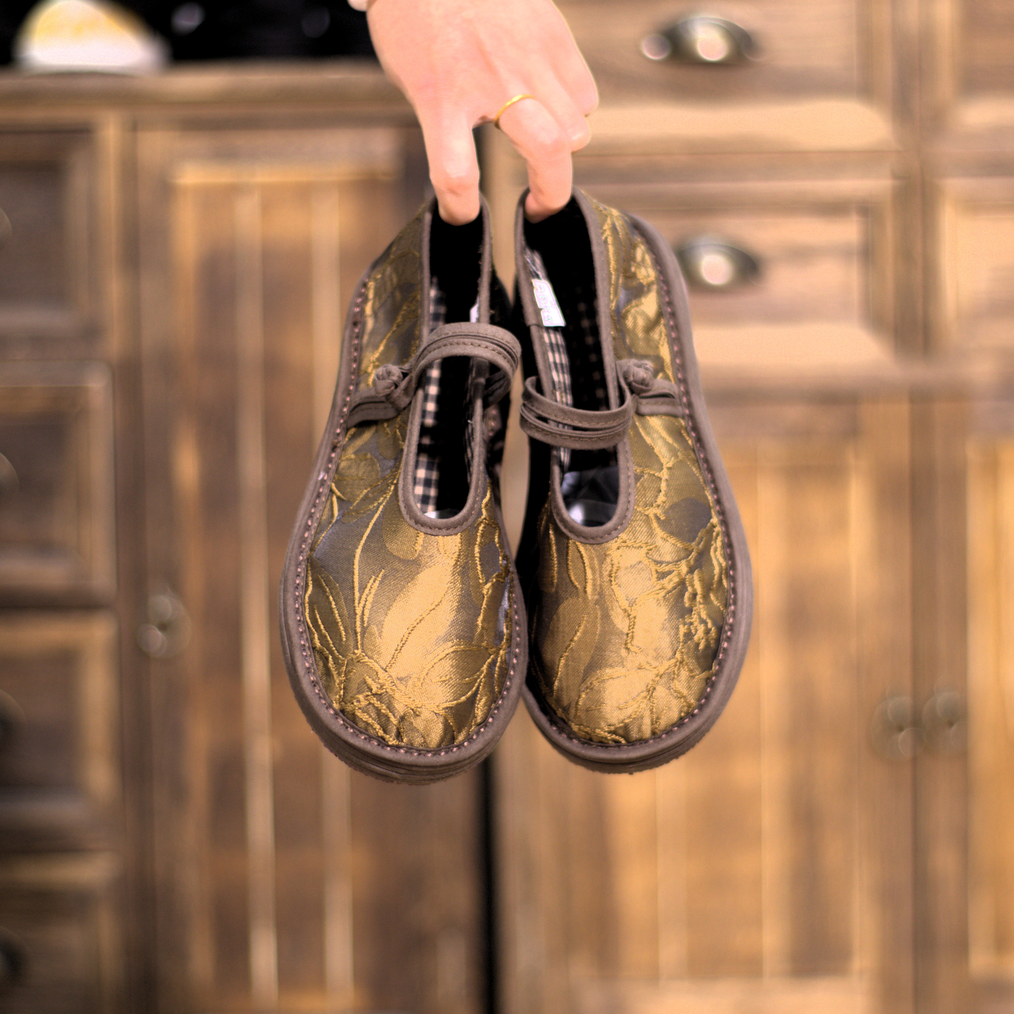 休闲低跟圆头一字式扣带浅口布鞋女鞋低帮单鞋软底老北京中式布鞋