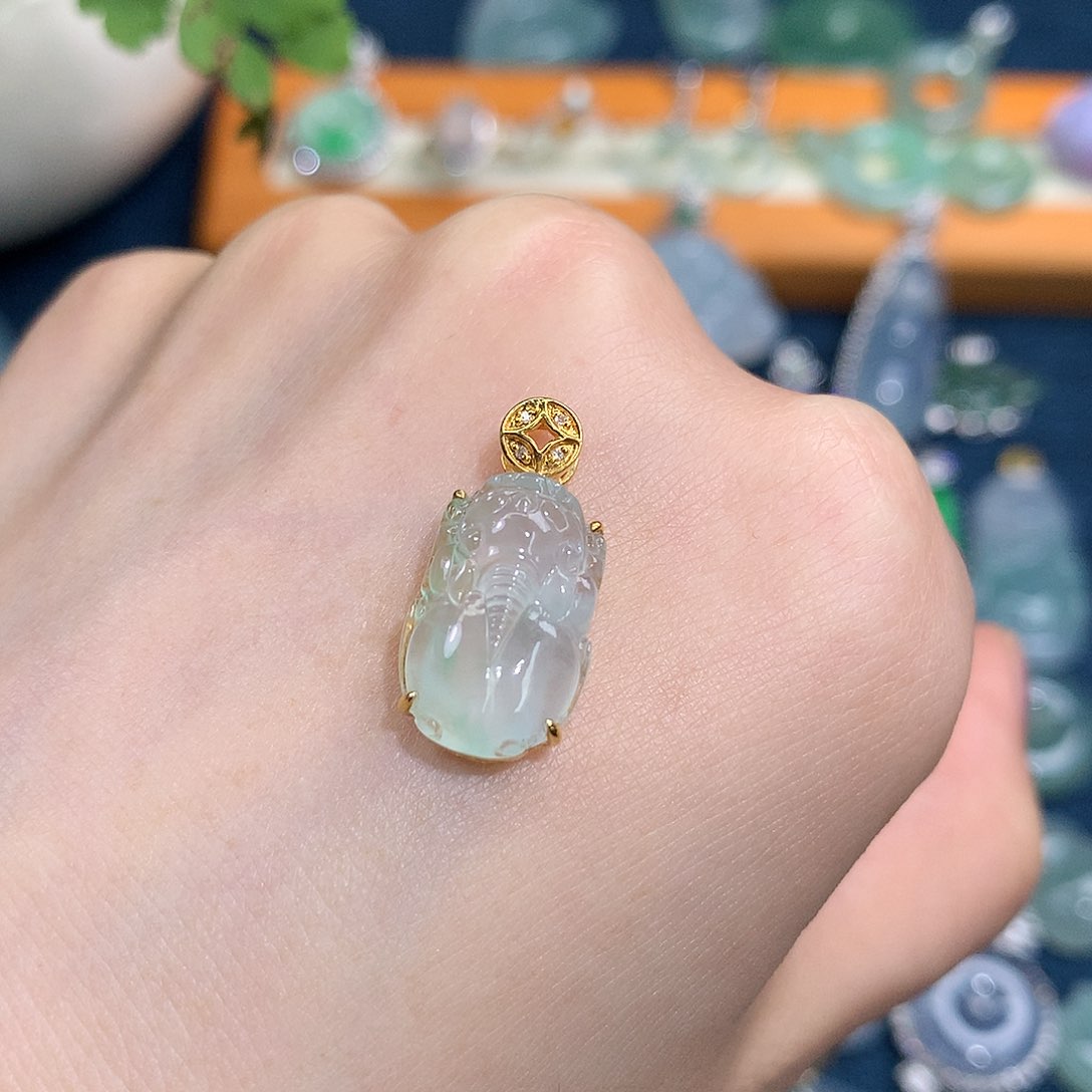 吊坠(不含链)18K金镶嵌翡翠