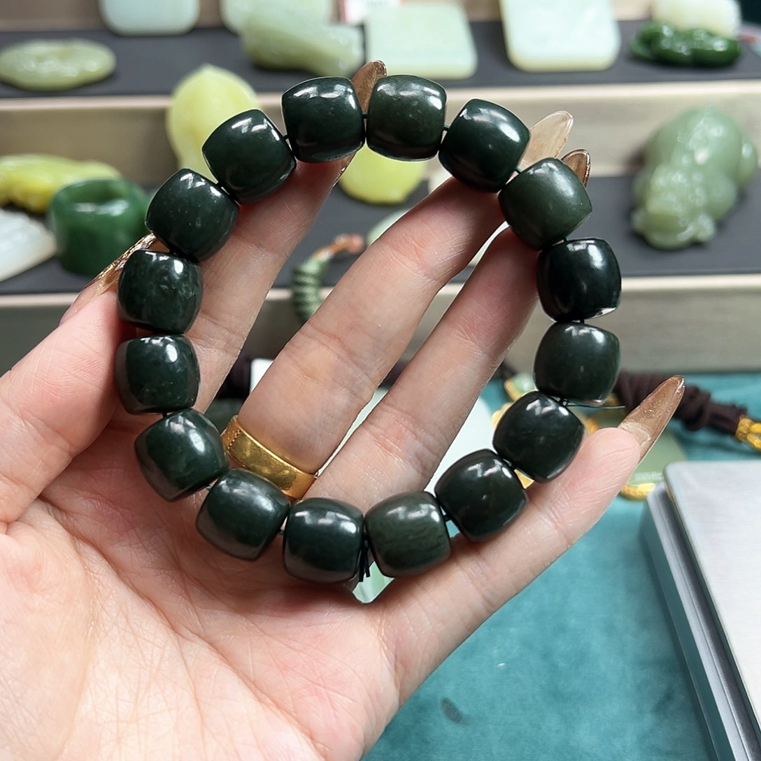 和田玉吊坠(不含链)未镶嵌