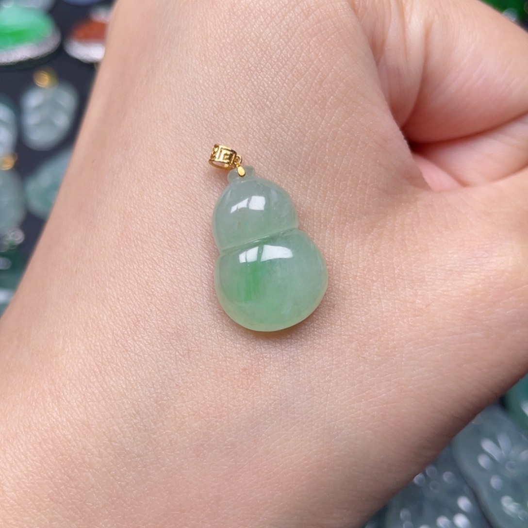 翡翠颈饰18K金镶嵌翡翠