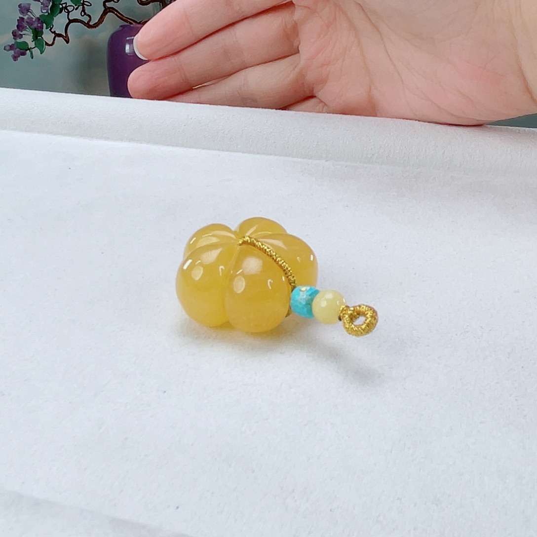 未镶嵌蜜蜡颈饰蜜蜡