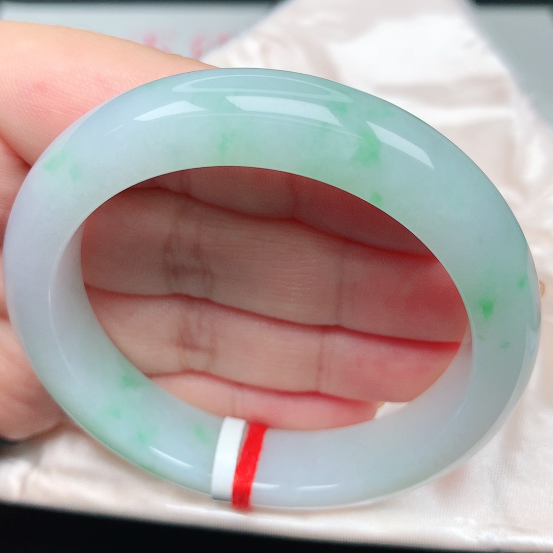 未镶嵌手镯翡翠32冰胶阳绿 飘花