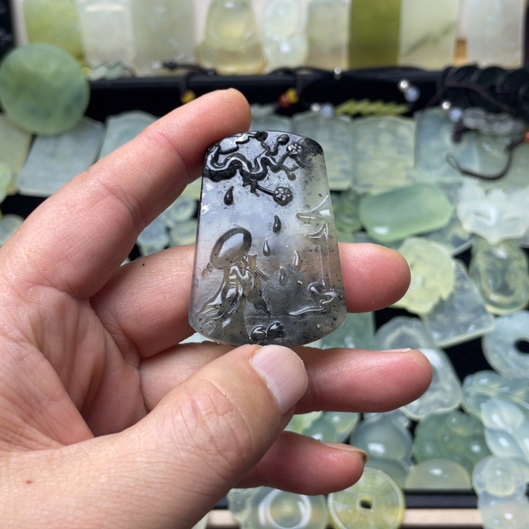 未镶嵌蛇纹石玉颈饰