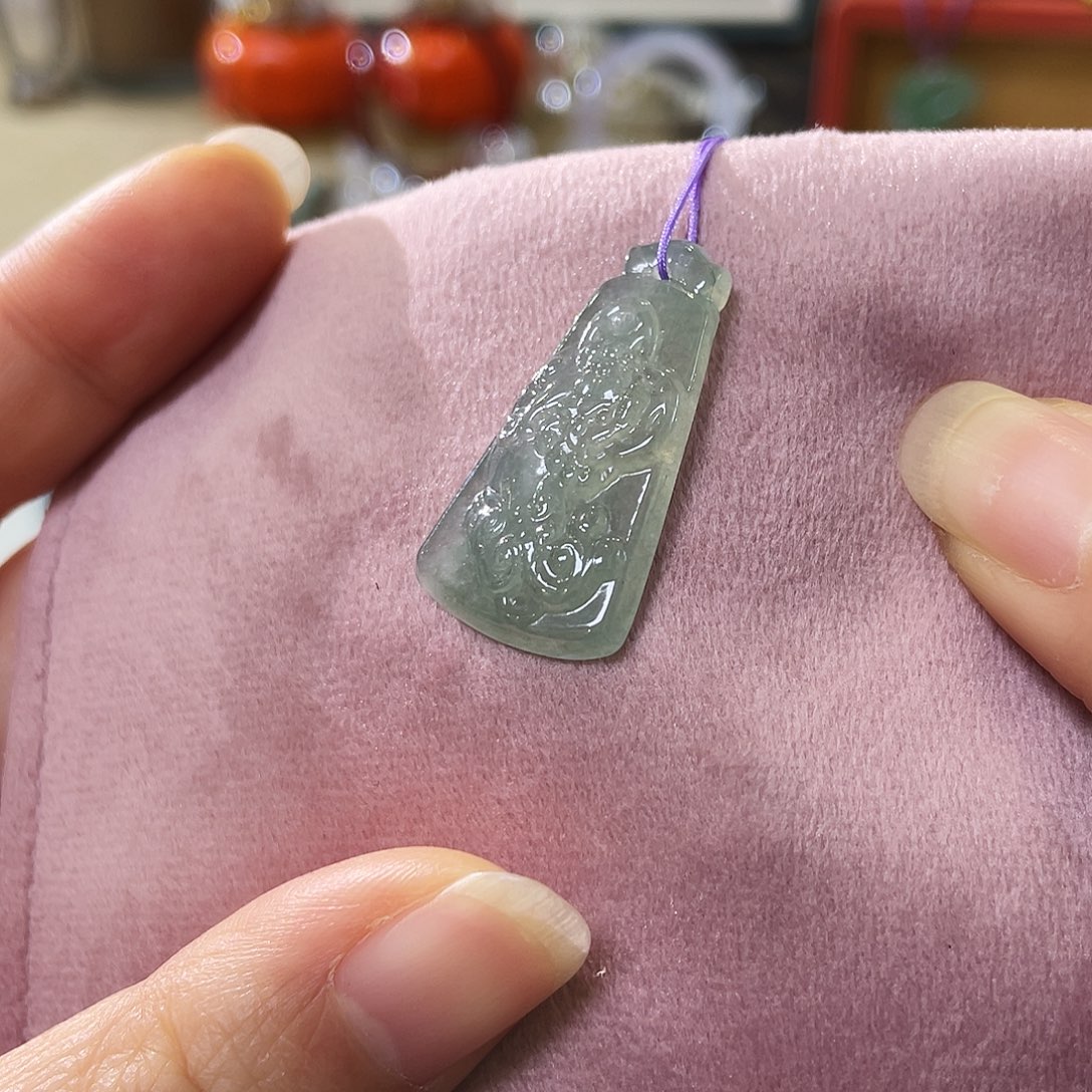 翡翠未镶嵌颈饰貔貅挂件