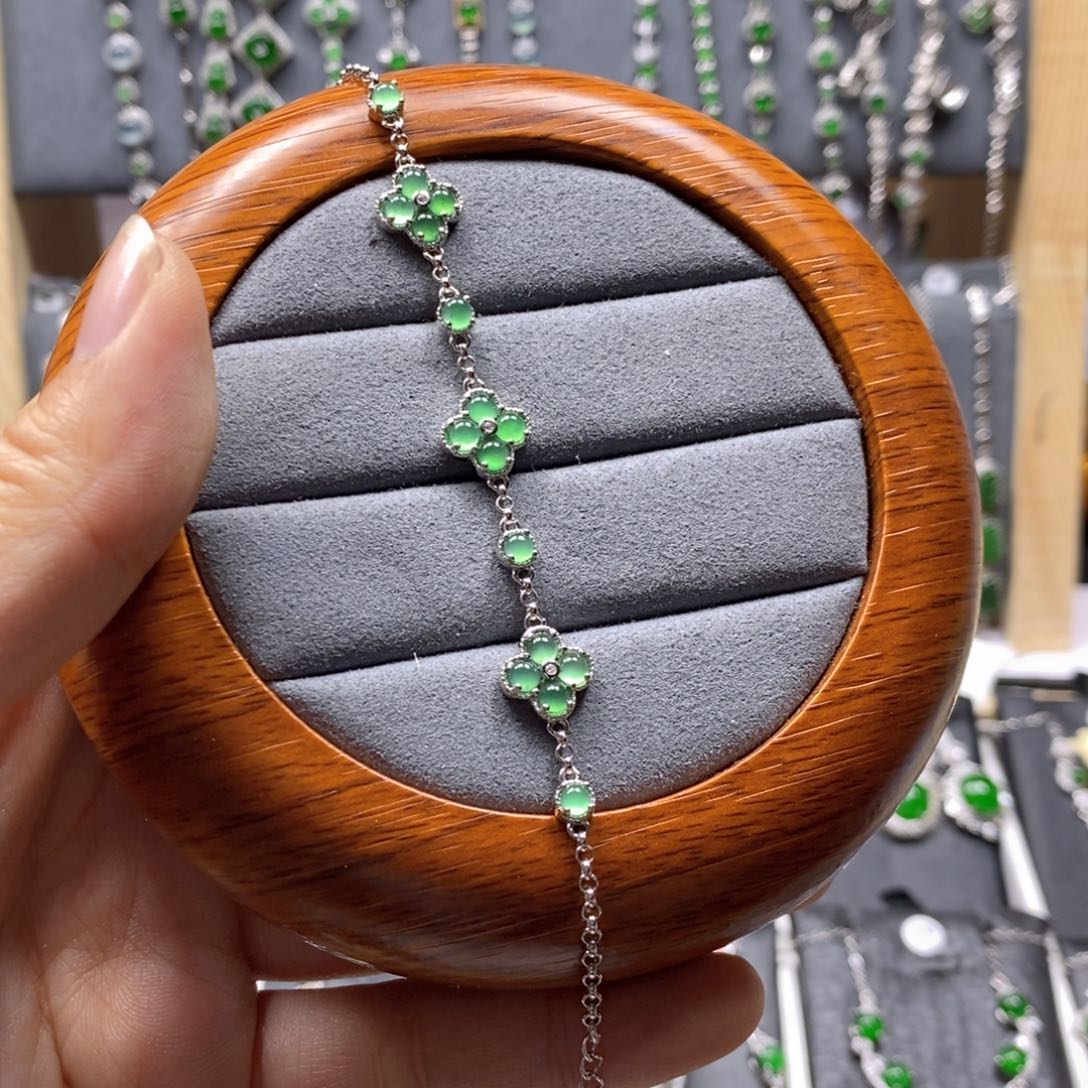 翡翠颈饰银S925镶嵌香***四叶草