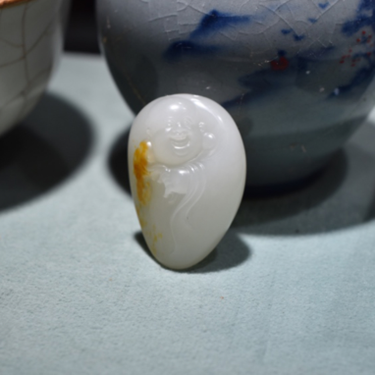 新疆和田玉俏色巧雕笑口常开