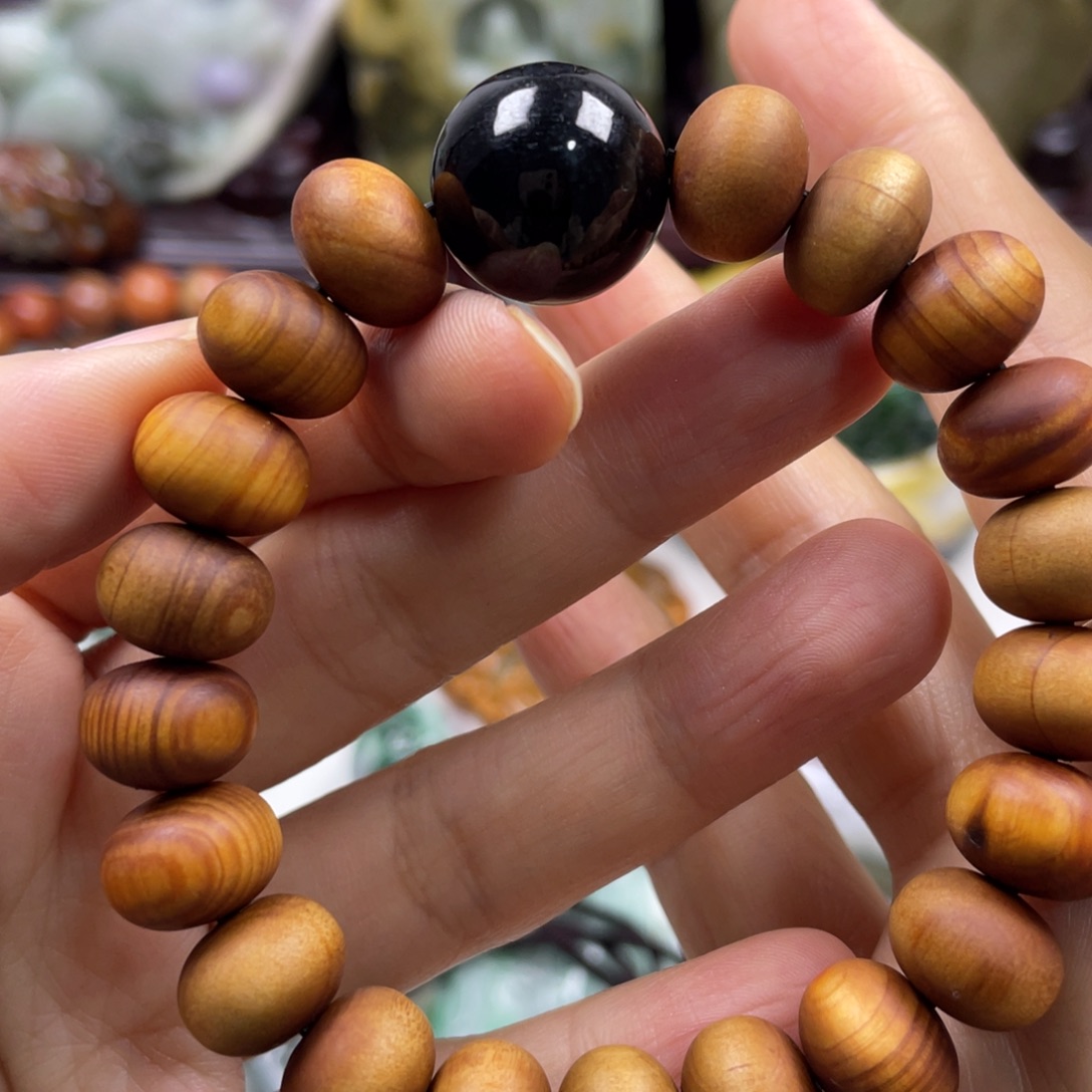 翡翠未镶嵌颈饰牌子