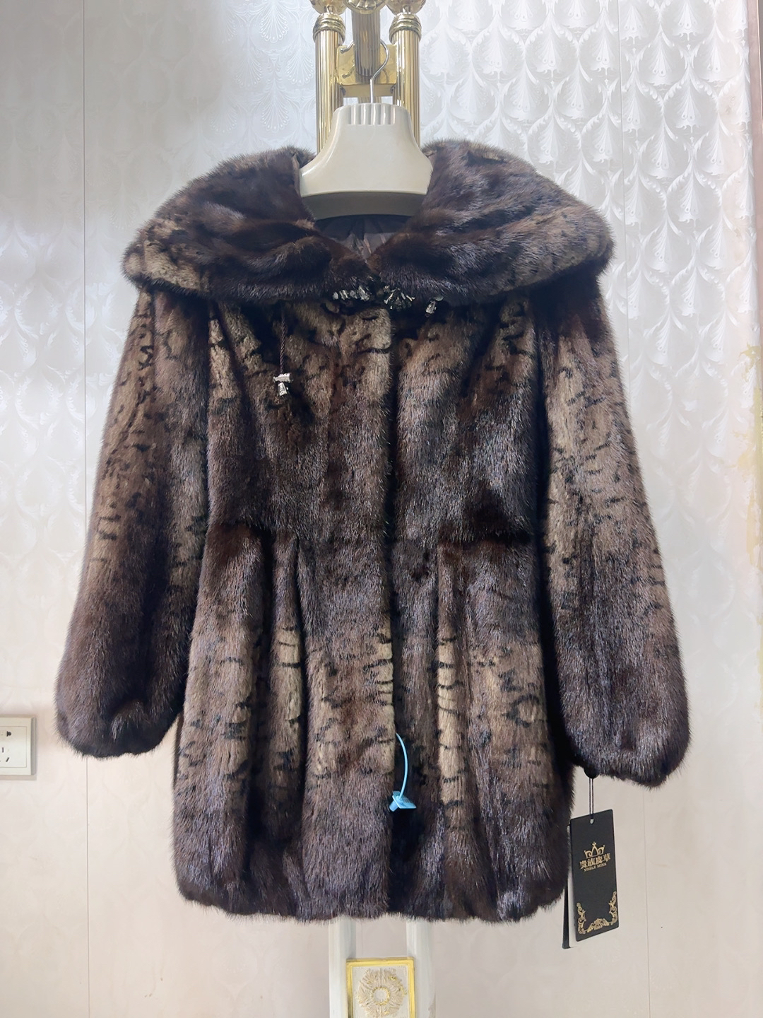 进口貂皮外套衣长74 胸围100 120斤内穿 支持退换