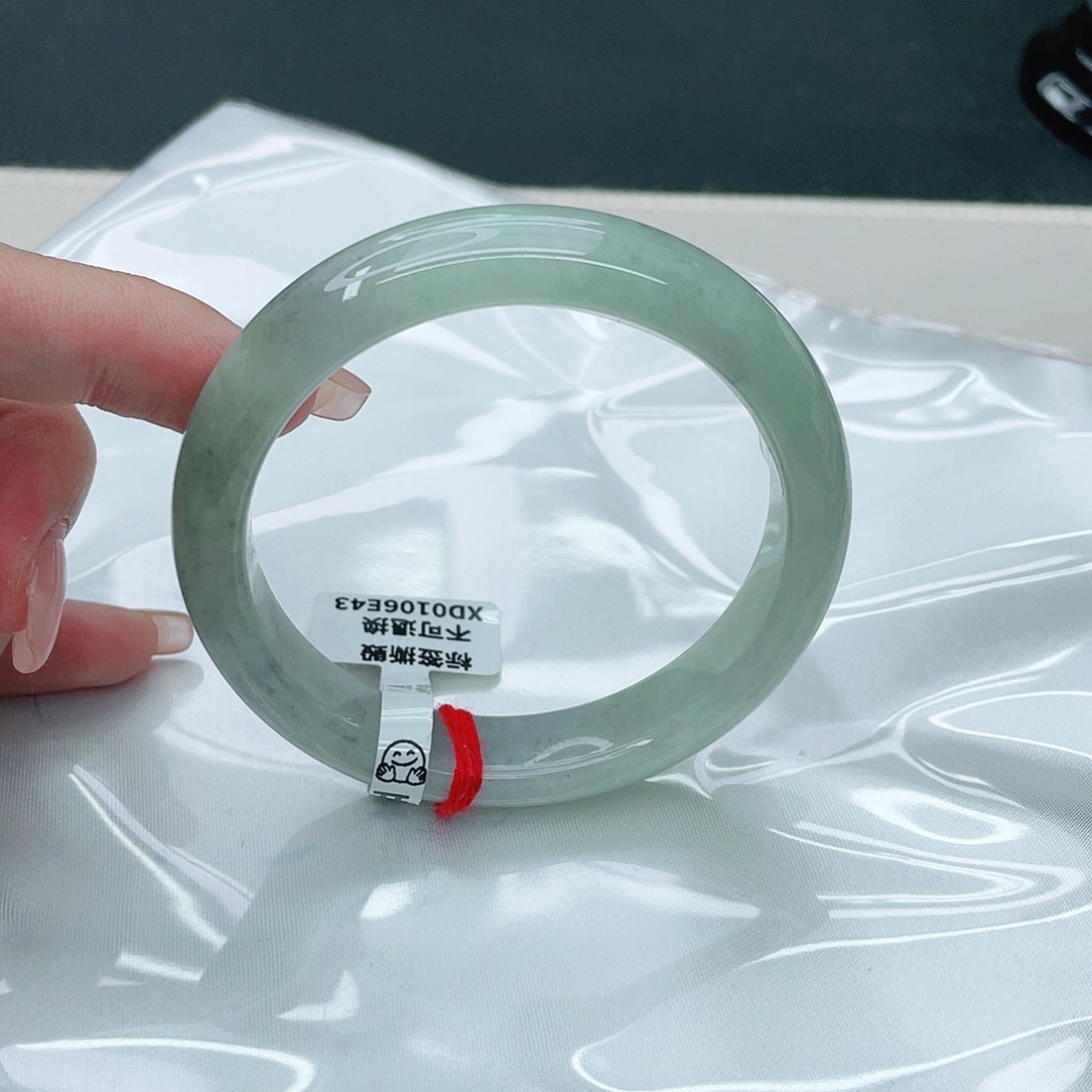 翡翠手镯未镶嵌正58