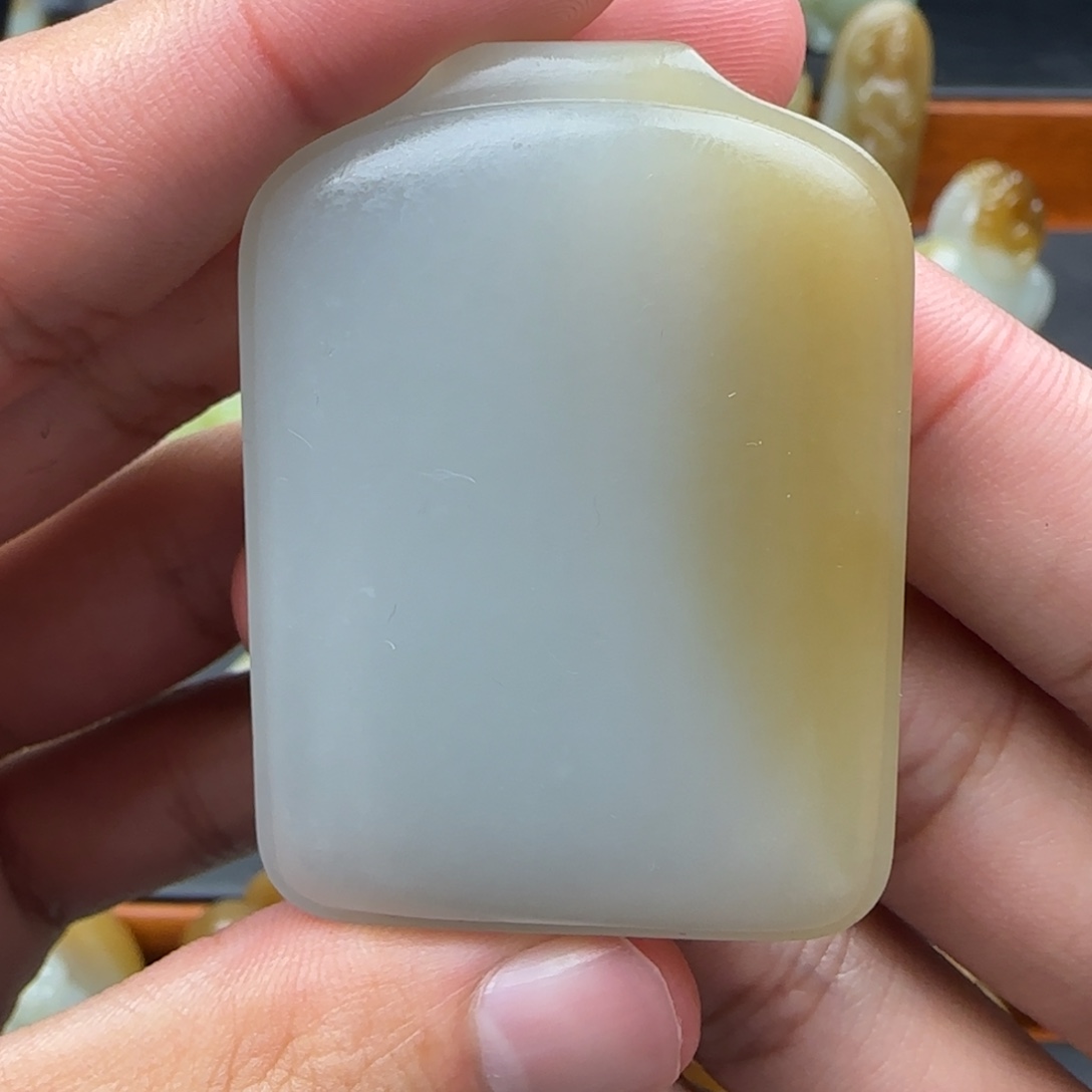 和田玉（糖玉）颈饰未镶嵌斌*