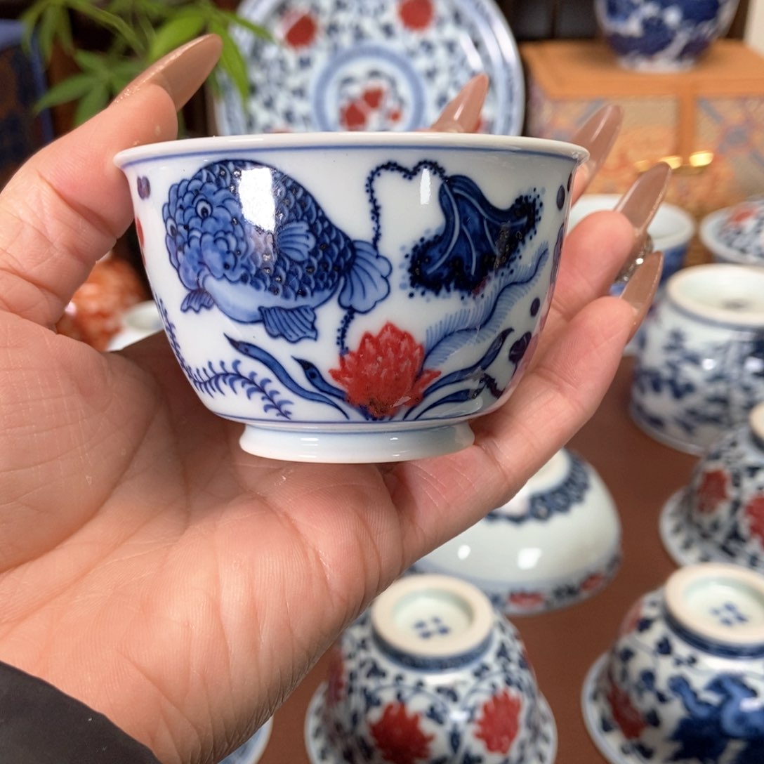 阳春白雪青花釉里红鸿运当头马蹄杯