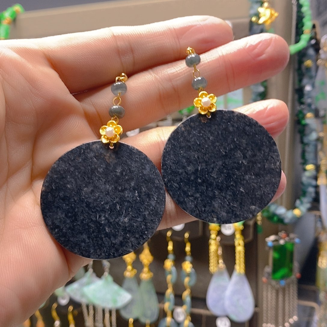 未镶嵌翡翠耳饰翡翠