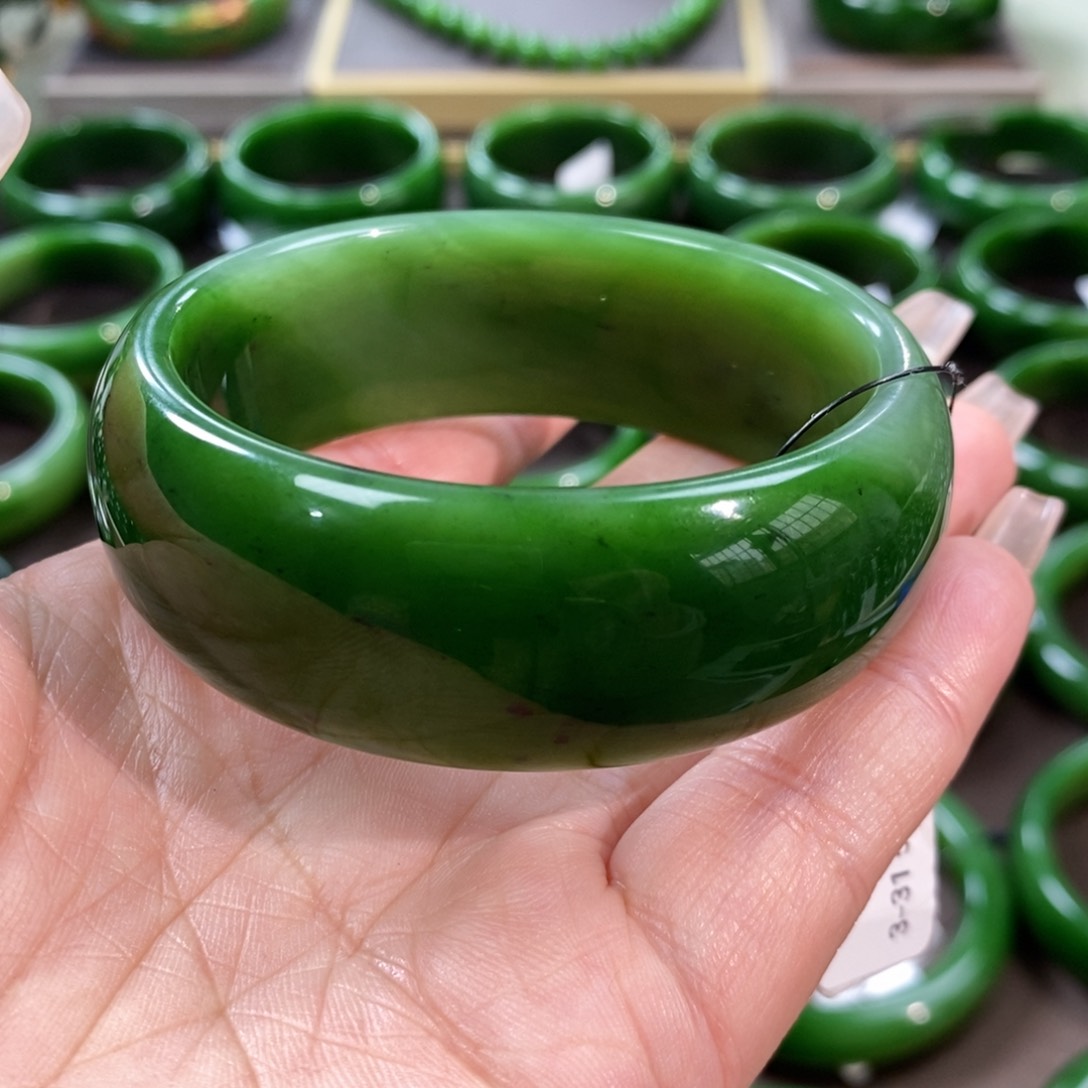 和田玉（碧玉）手镯未镶嵌