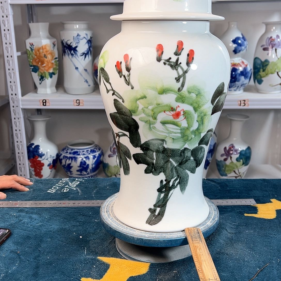 摆件景德镇陶瓷将绿牡