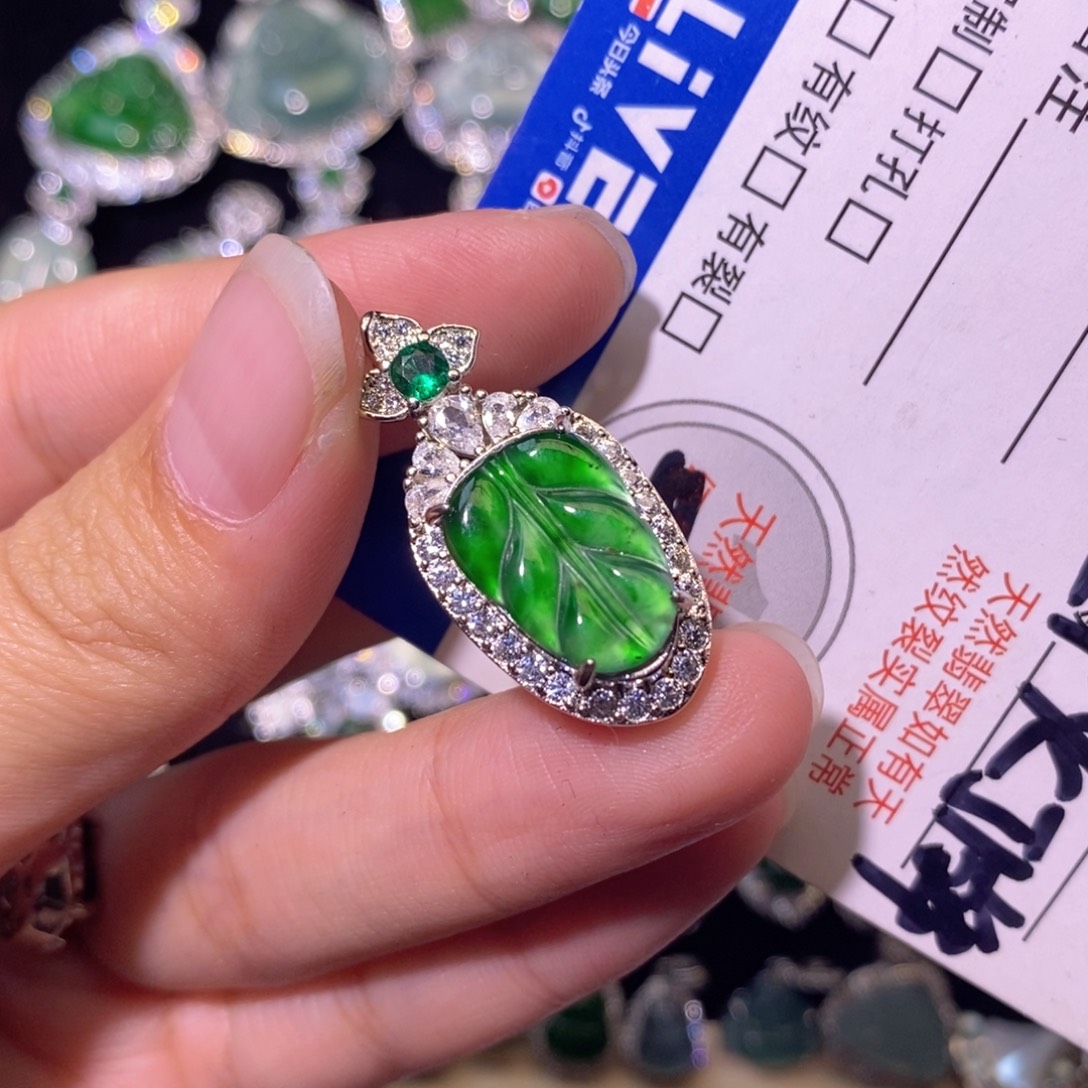 翡翠未镶嵌颈饰天然