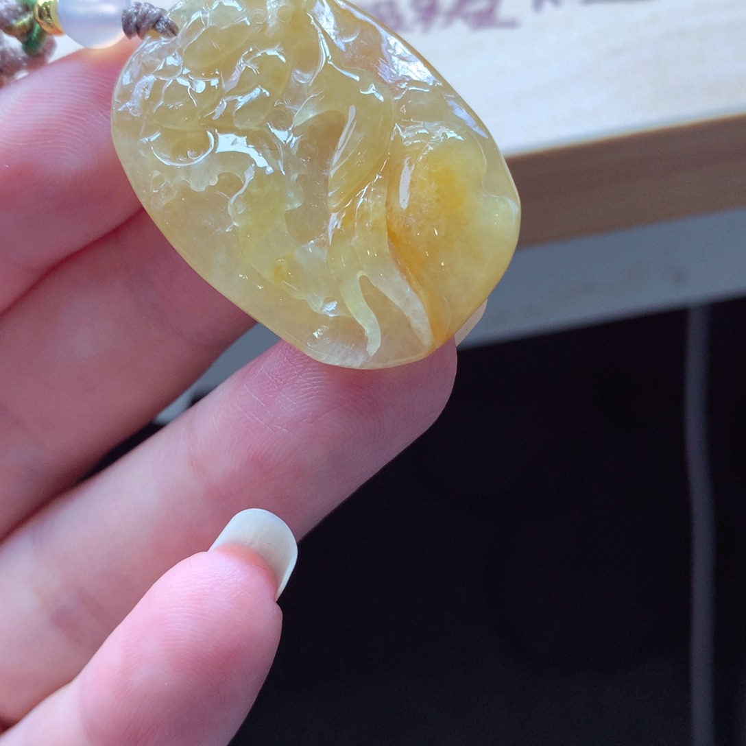 翡翠颈饰未镶嵌吊坠