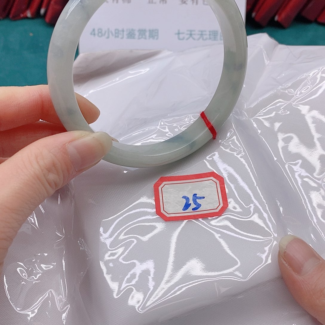 翡翠手镯未镶嵌念*255555555