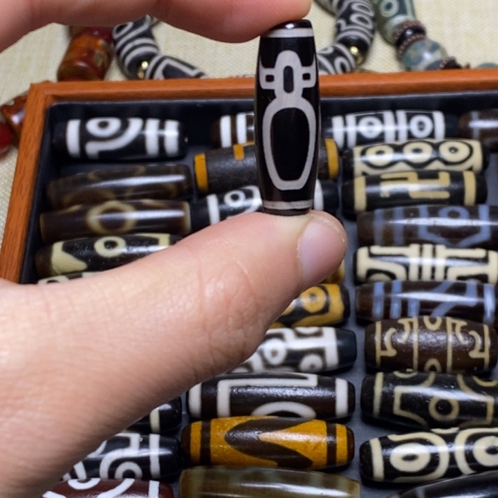 玛瑙/玉髓（覆膜）合金颈饰