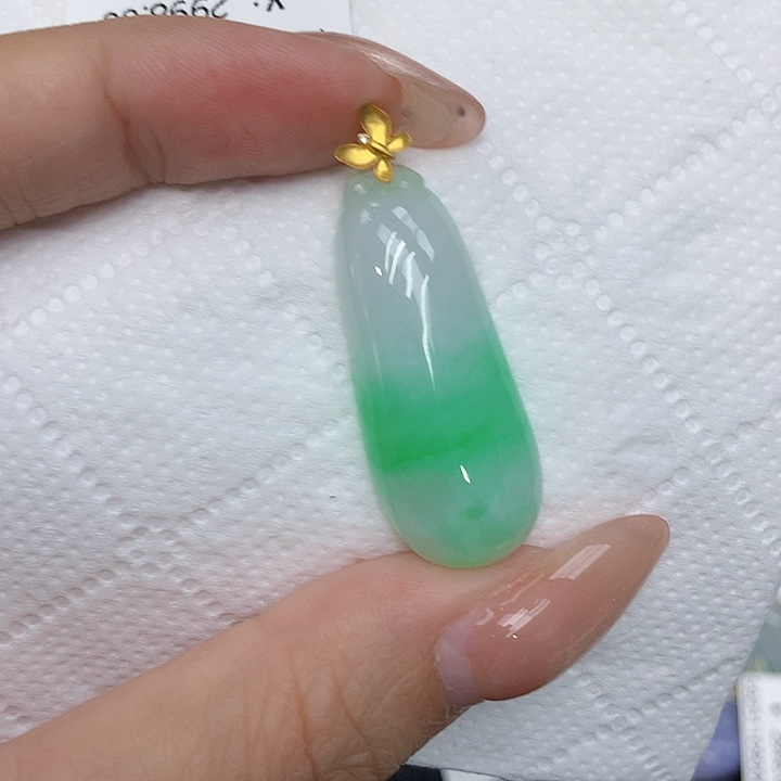 颈饰18K金镶嵌翡翠