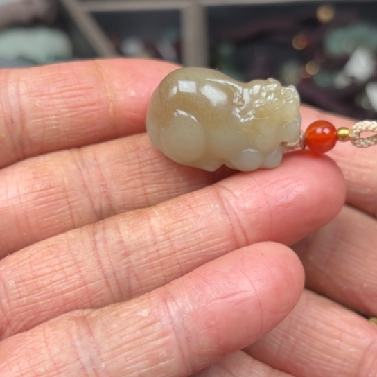 和田玉吊坠未镶嵌