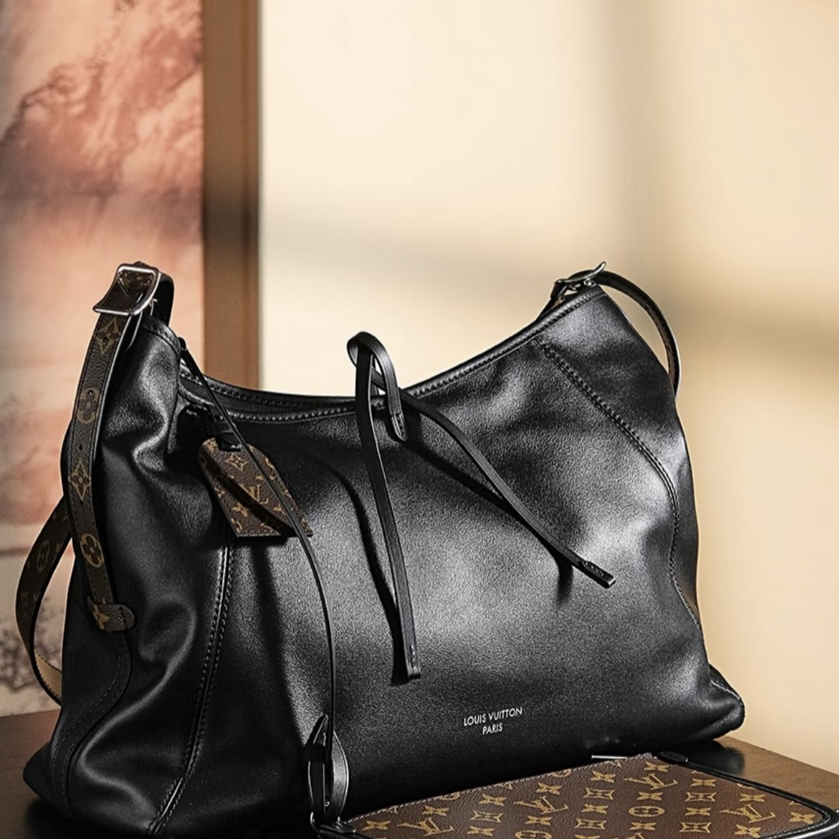 99新 LouisVuitton/路易威登 jyd lv黑武士中号斜挎包