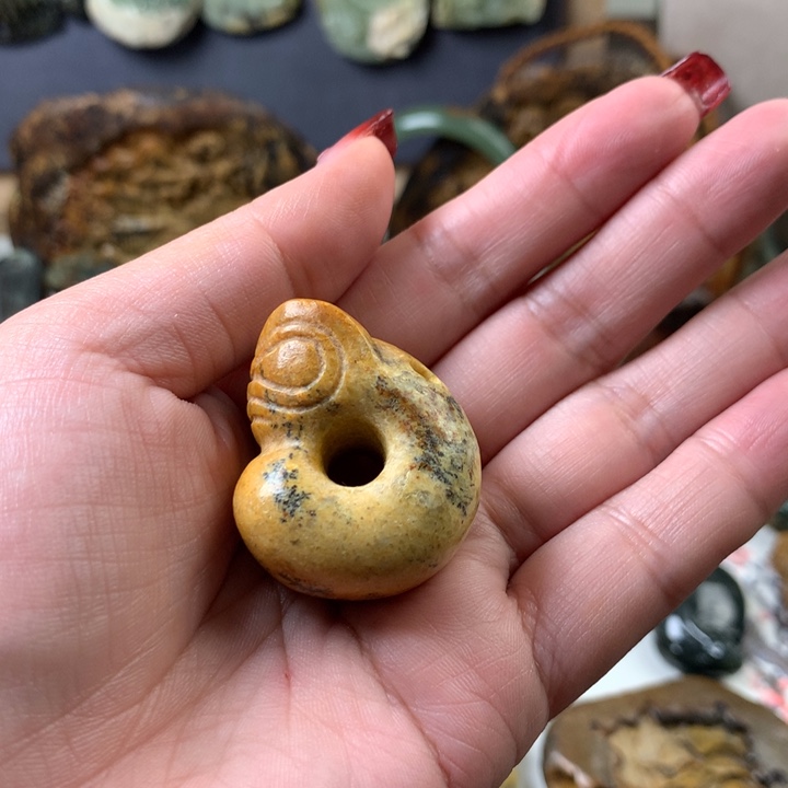 岫岩河磨玉（透闪石质玉）手把未镶嵌花***挖