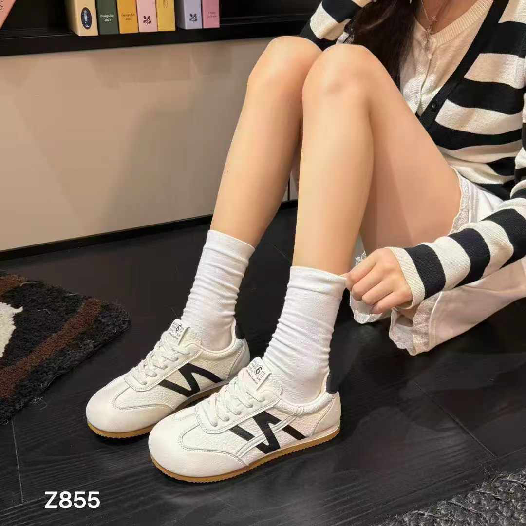 真皮德训鞋女秋百搭平底休闲运动板鞋软底小白鞋阿甘鞋R J －Z855