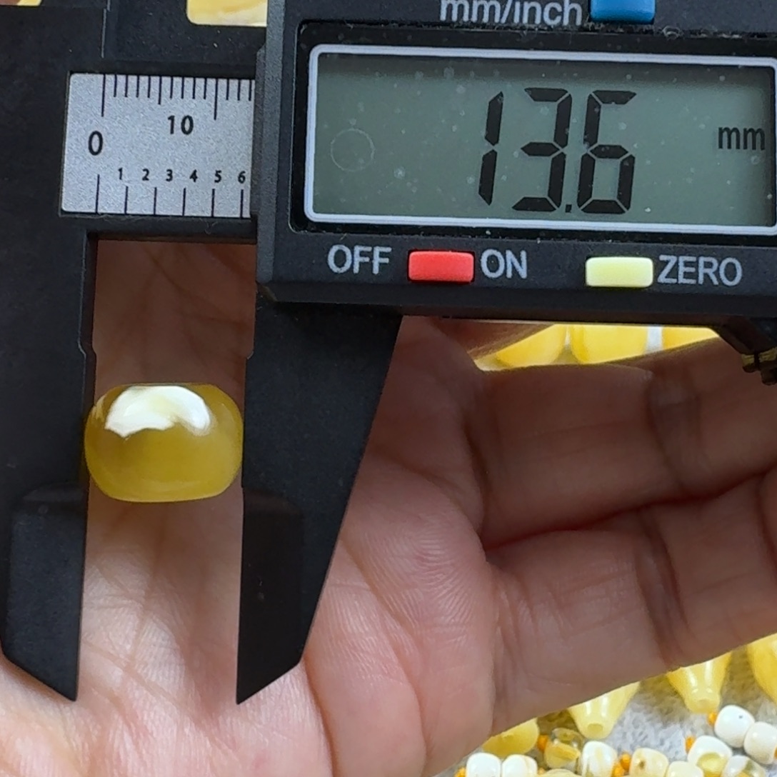 蜜蜡未镶嵌裸石19杂