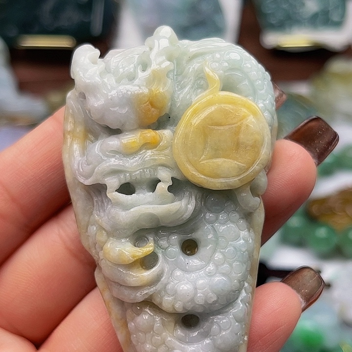 翡翠未镶嵌颈饰挂件