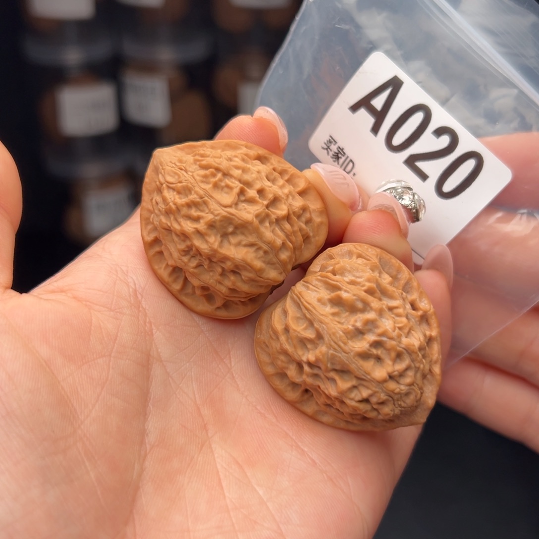 文玩核桃吊坠金牛35+全品