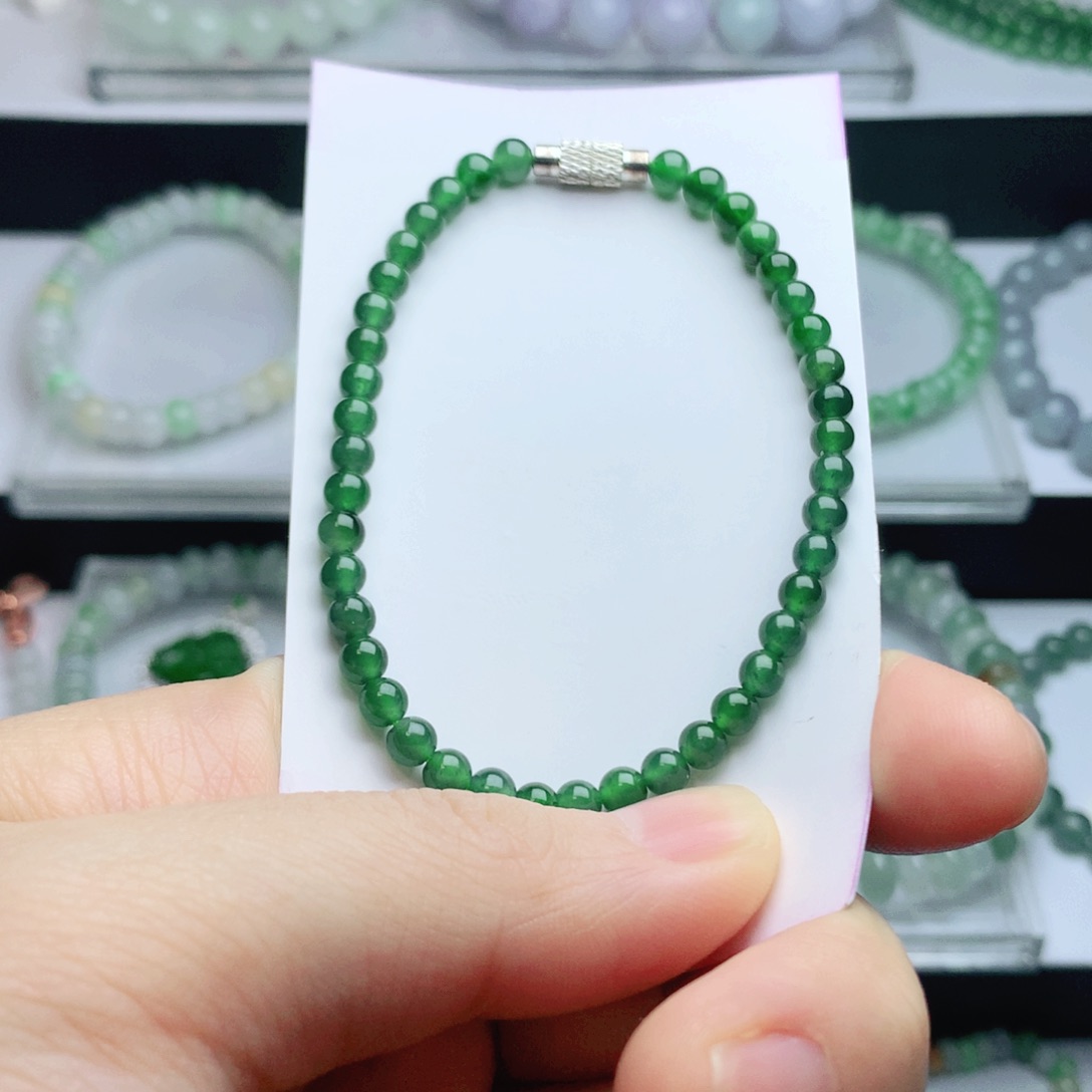 翡翠颈饰未镶嵌珠串