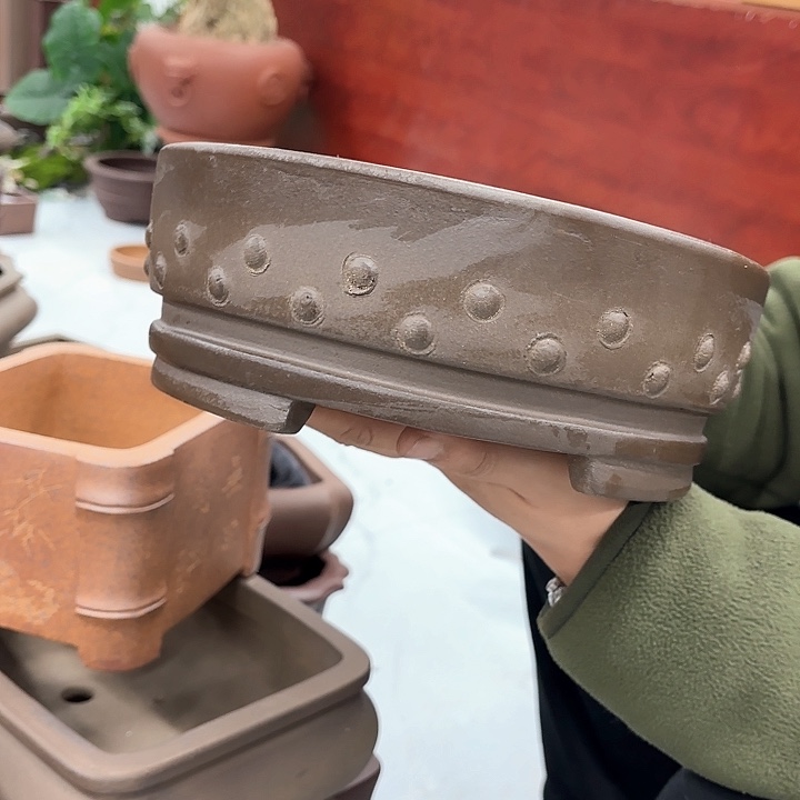 紫砂花盆紫砂的颜色很漂亮