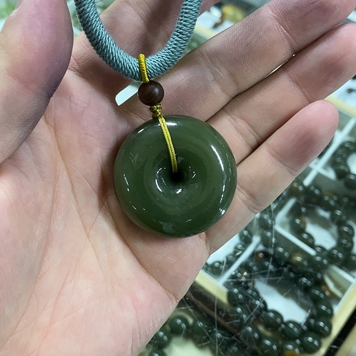 和田玉（糖玉）未镶嵌颈饰