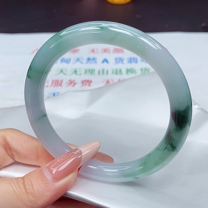 翡翠手镯未镶嵌59.7圈