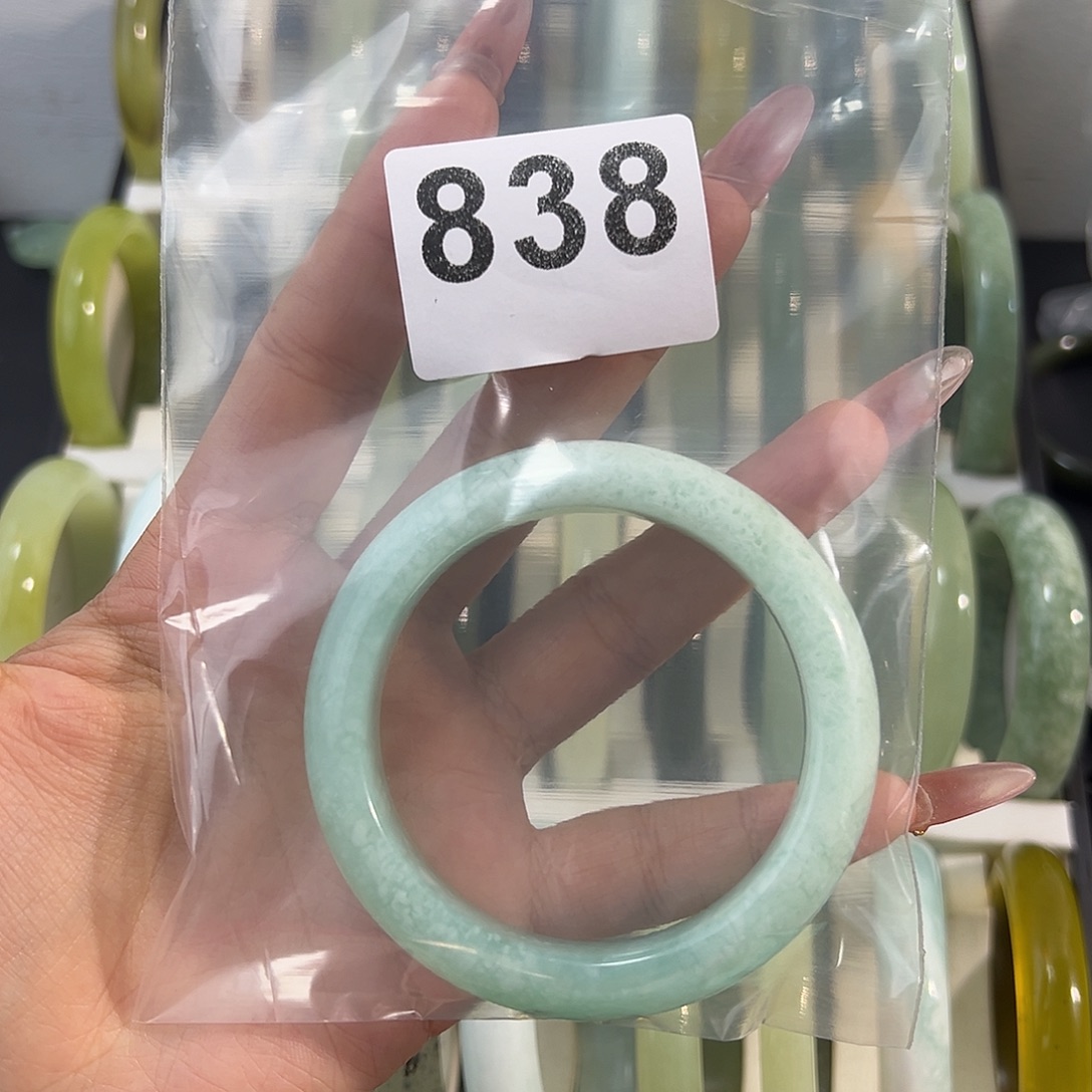 J***n蛇纹石玉未镶嵌手镯