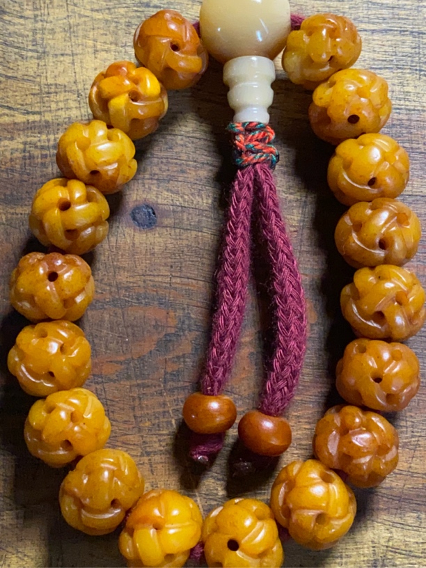 对藏区手串牛牛，骨，喜欢的可以拍