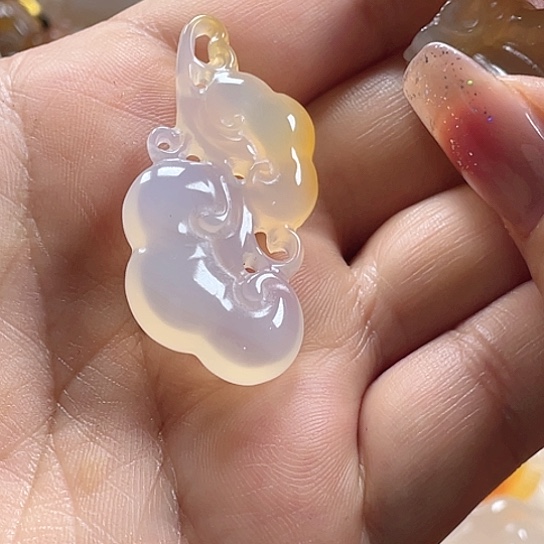 玛瑙/玉髓吊坠(赠链)未镶嵌平**?
