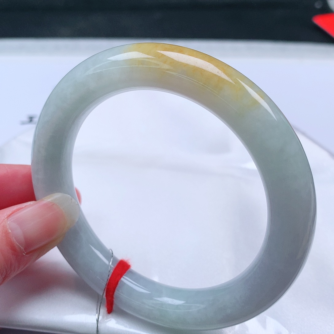 翡翠手镯未镶嵌56圈