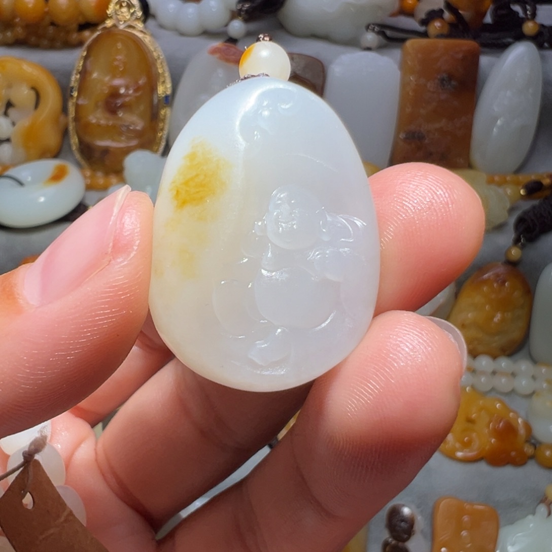 月***下和田玉未镶嵌挂件