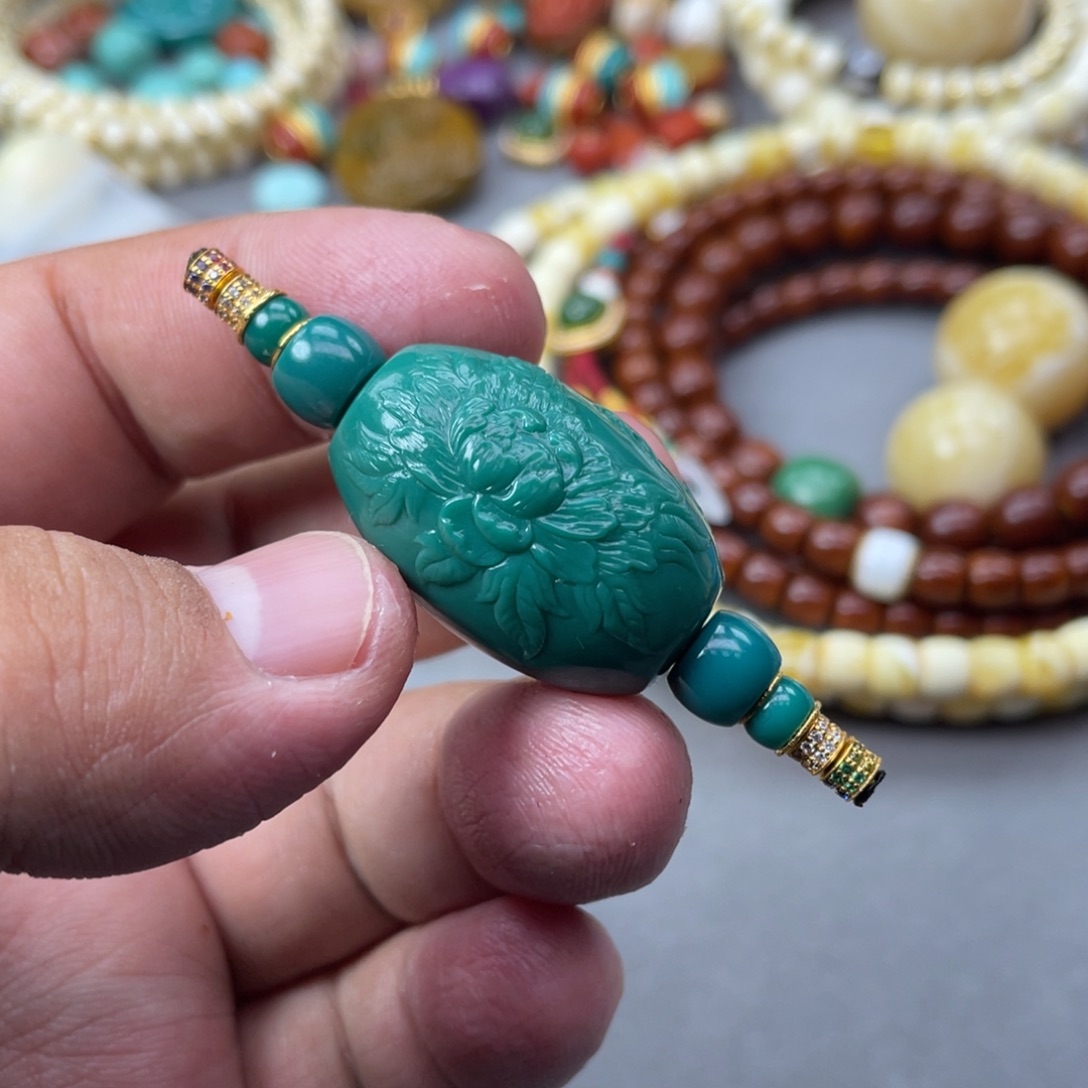 琥珀珠宝奇石未镶嵌