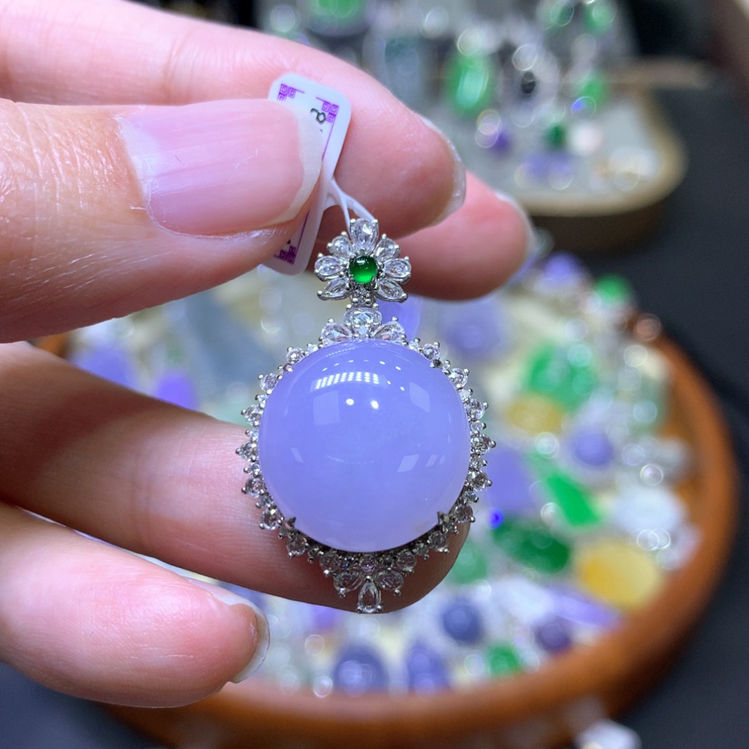 【闪购商品】翡翠颈饰18K金镶嵌翡翠吊坠项链