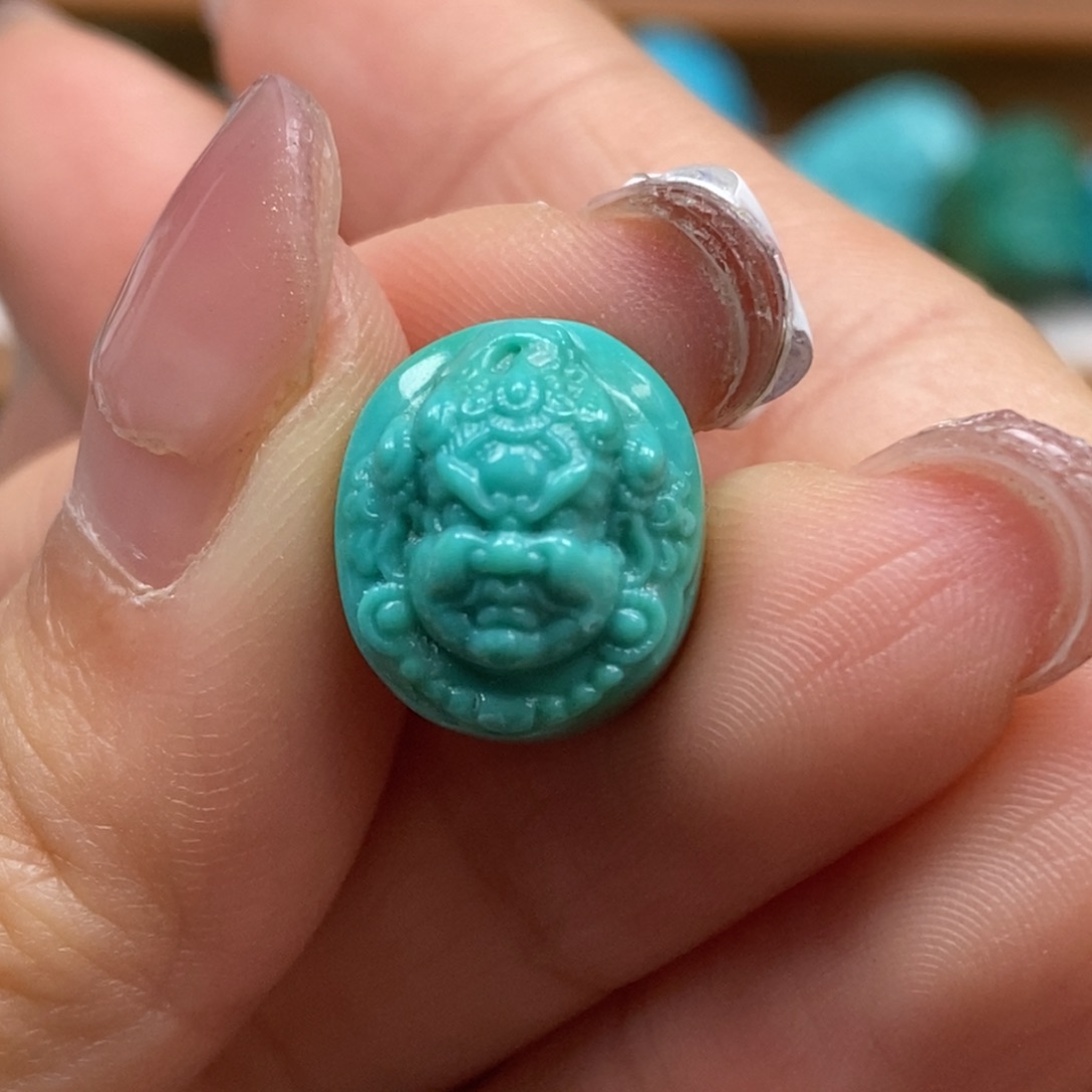 绿松石未镶嵌颈饰