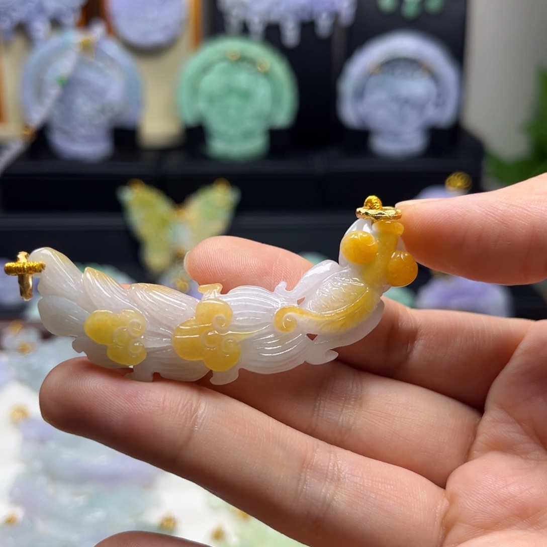 闪***往翡翠未镶嵌颈饰天然