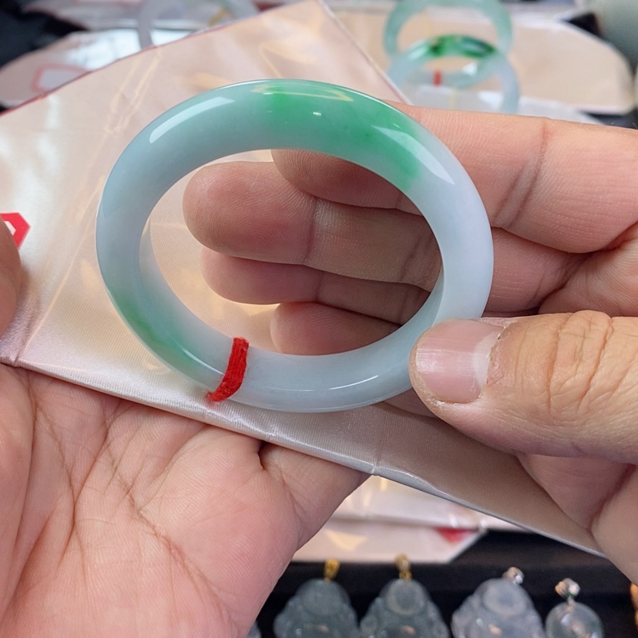 【闪购商品】未镶嵌手镯翡翠